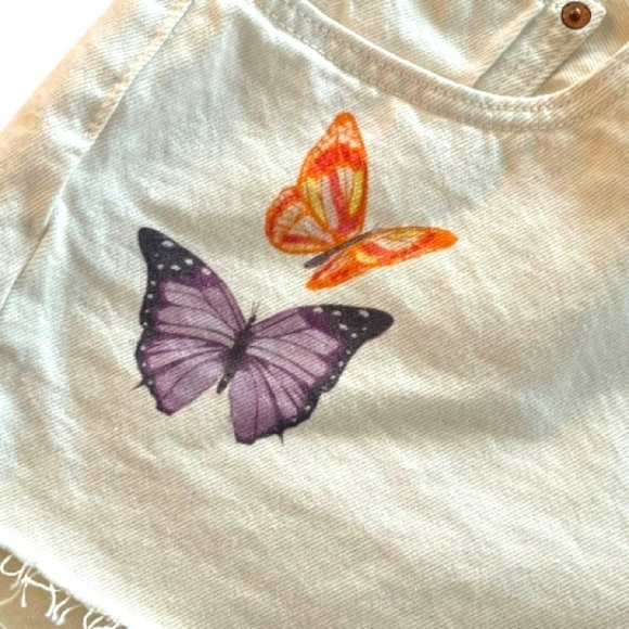 LEVI’S Butterfly Print 501 Raw Hem Jean Shorts Off White Size 30 NEW - Picture 3 of 9